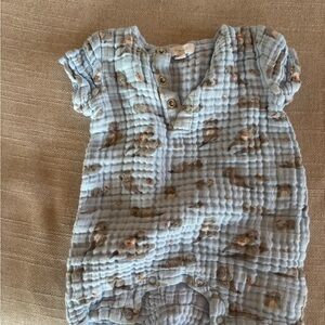 Angel Dear Henley shortie romper with sea otter. Pattern 6-12 months